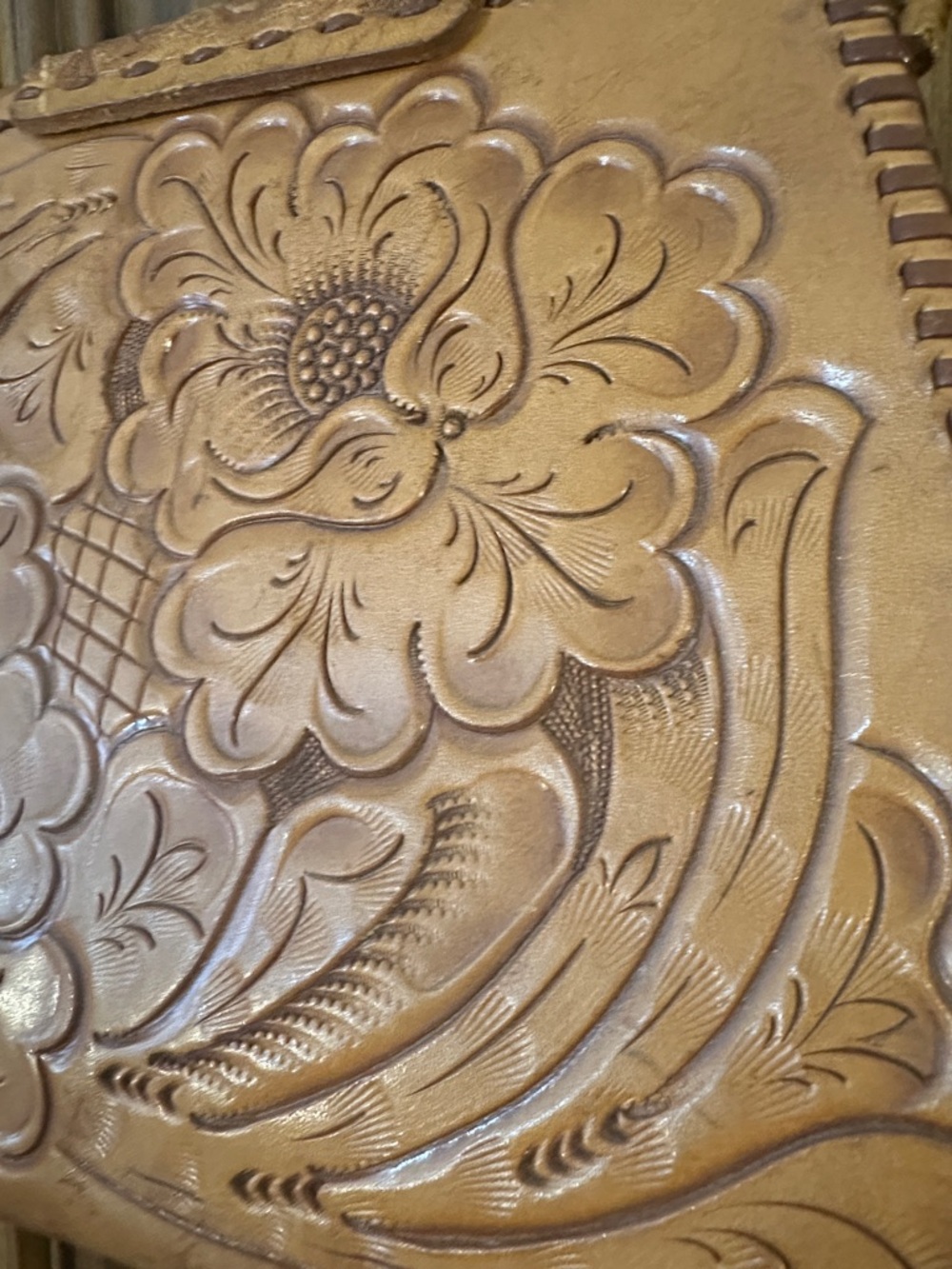 Vintage Detailed Leather Floral Tooled Hand Purse With Bamboo Wooden Handles - Picture 4 of 17